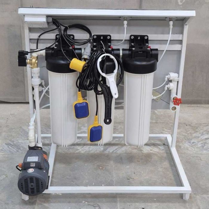 جلوی دستگاه تصفیه آب 1200 گالن